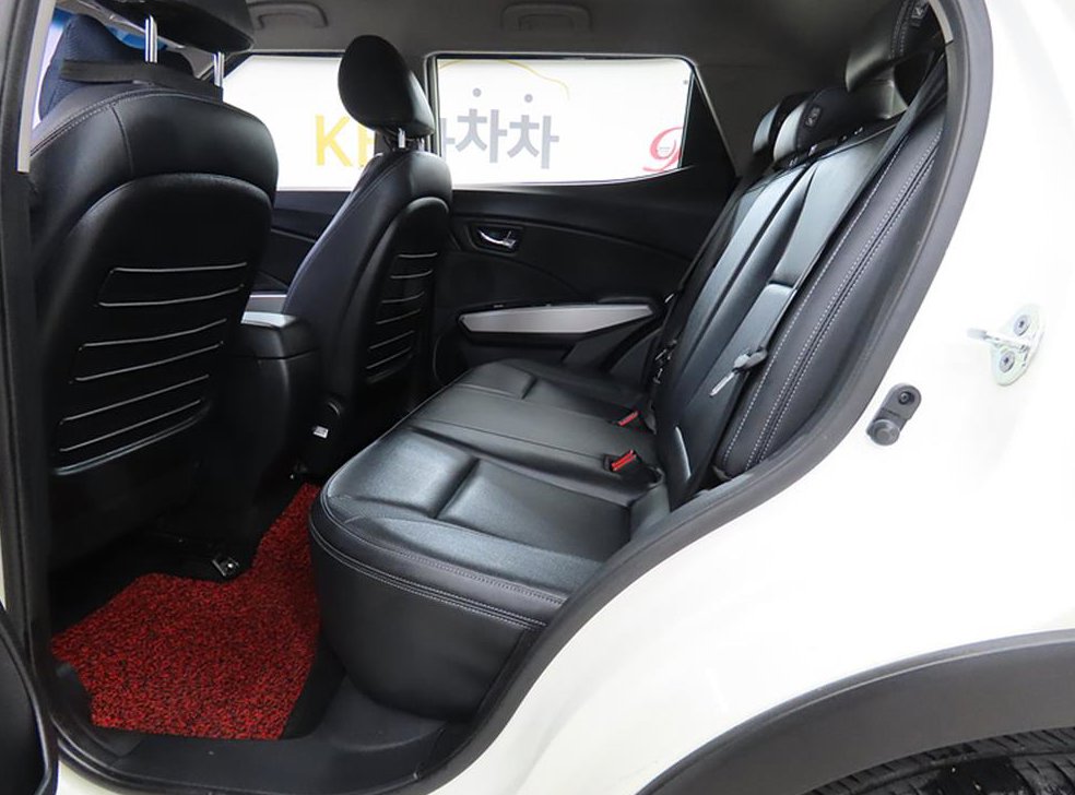 KG모빌리티(쌍용)  티볼리 디젤 2WD 1.6 VX 사진 6