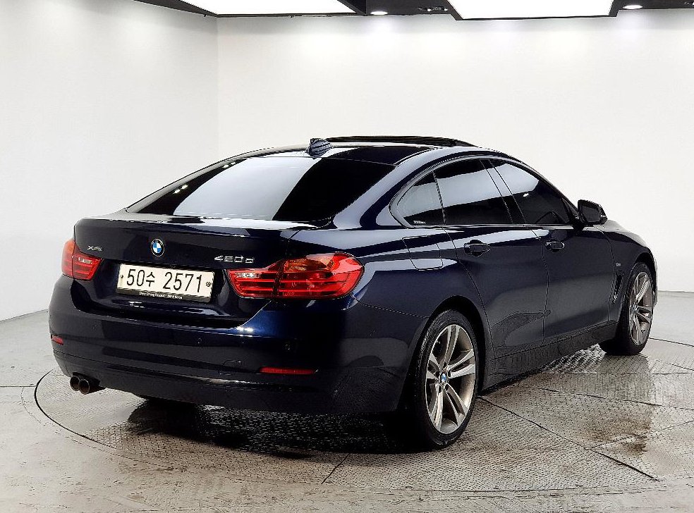 BMW 4시리즈 420d xDRIVE 그란쿠페 스포츠 사진 4