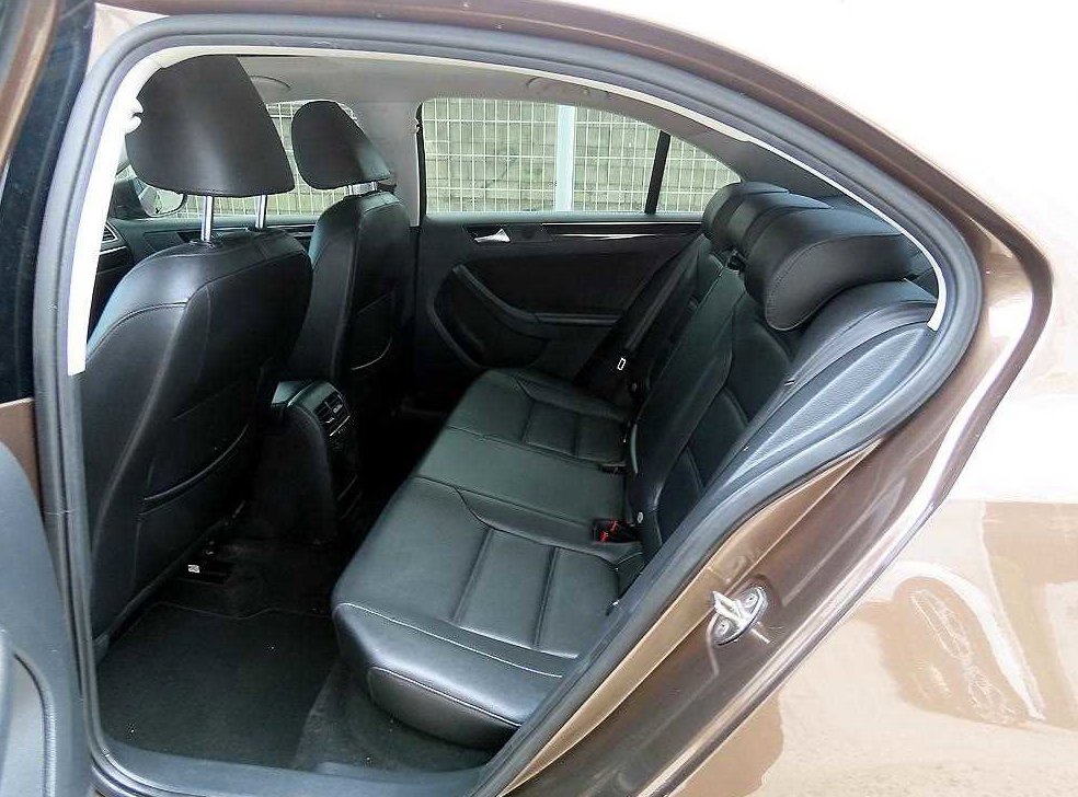 폭스바겐 제타 2.0 TDI 블루모션 프리미엄 사진 6