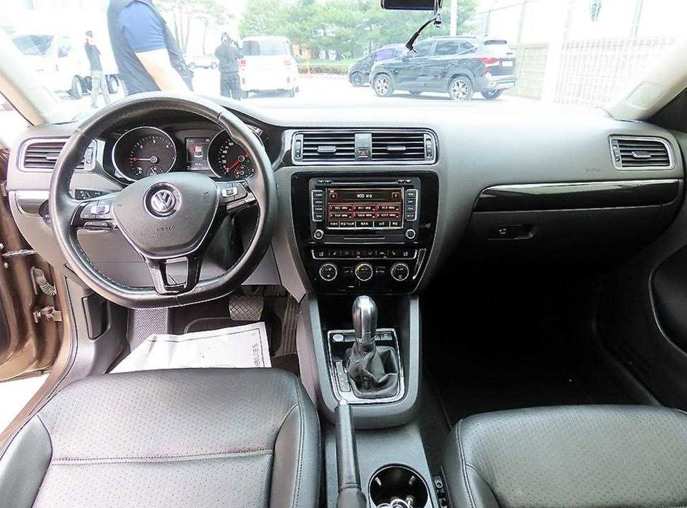 폭스바겐 제타 2.0 TDI 블루모션 프리미엄 사진 7