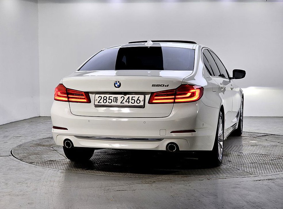 BMW 5시리즈 520d 럭셔리 스페셜 에디션 사진 3