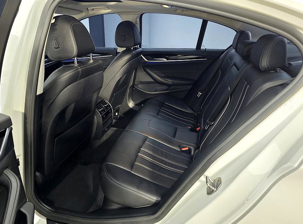 BMW 5시리즈 520d 럭셔리 스페셜 에디션 사진 9