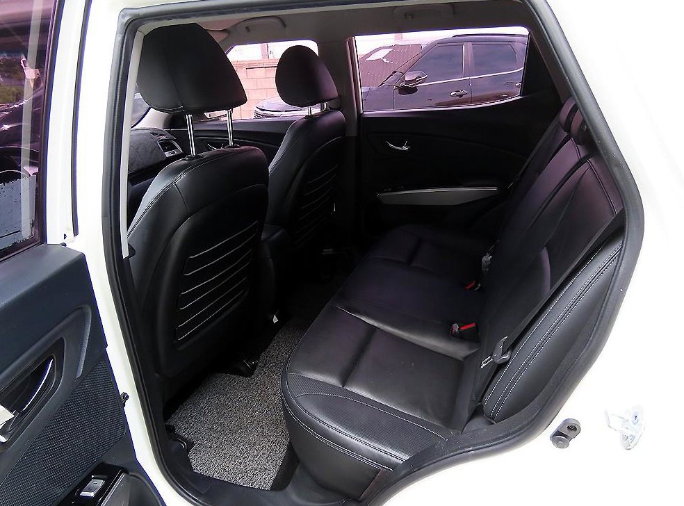 KG모빌리티(쌍용)  티볼리 가솔린 2WD 1.6 VX 사진 6