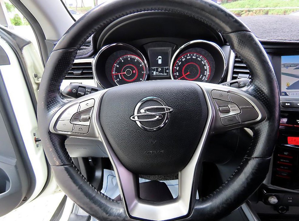 KG모빌리티(쌍용)  티볼리 가솔린 2WD 1.6 VX 사진 8