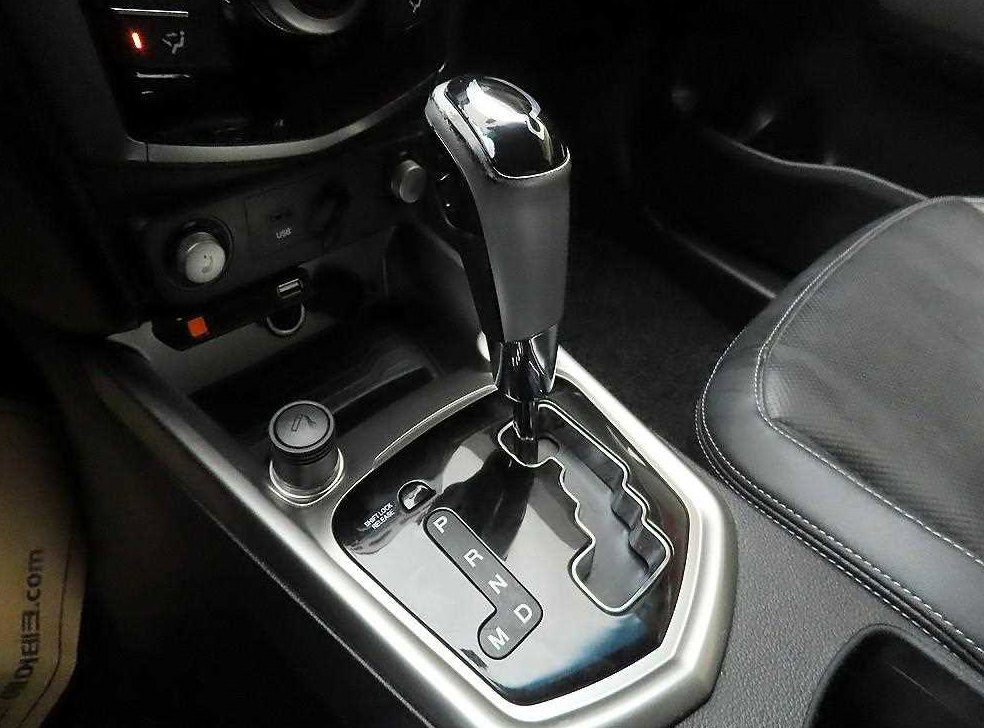 KG모빌리티(쌍용)  티볼리 디젤 2WD 1.6 VX 사진 10