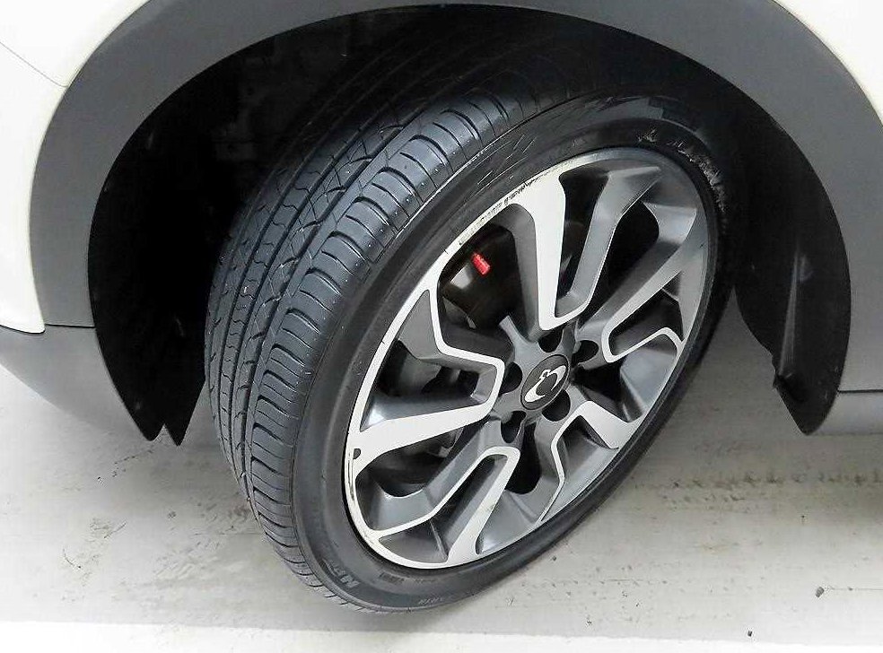 KG모빌리티(쌍용)  티볼리 디젤 2WD 1.6 VX 사진 19