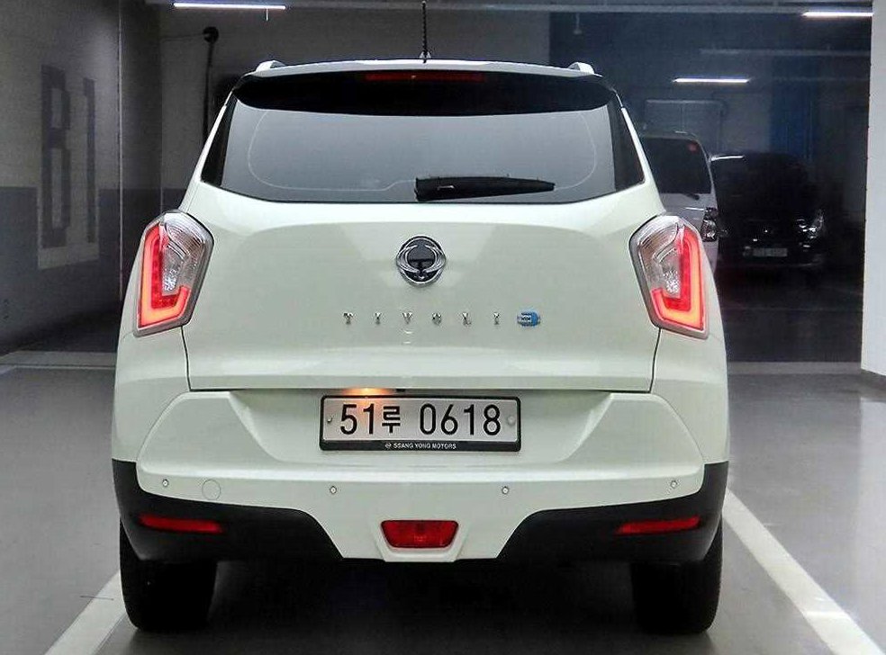 KG모빌리티(쌍용)  티볼리 디젤 2WD 1.6 VX 사진 3