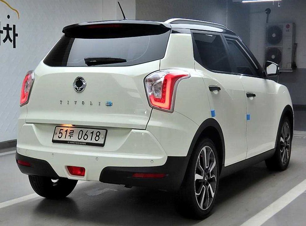 KG모빌리티(쌍용)  티볼리 디젤 2WD 1.6 VX 사진 4