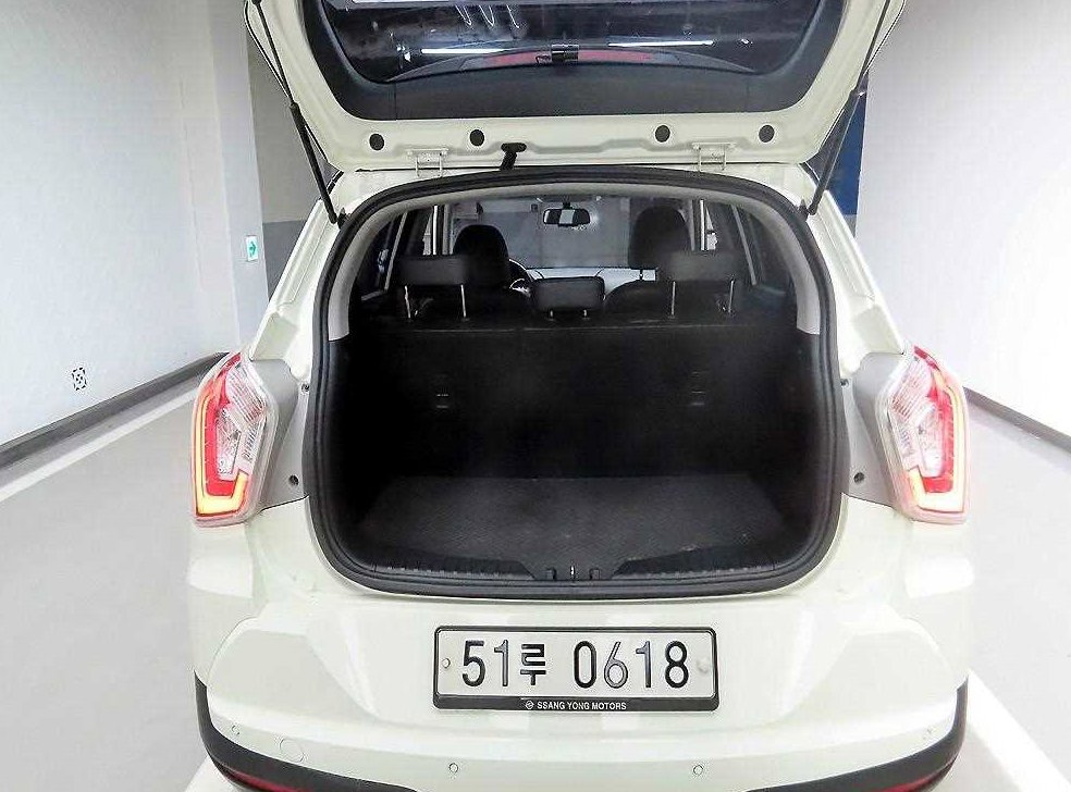 KG모빌리티(쌍용)  티볼리 디젤 2WD 1.6 VX 사진 5