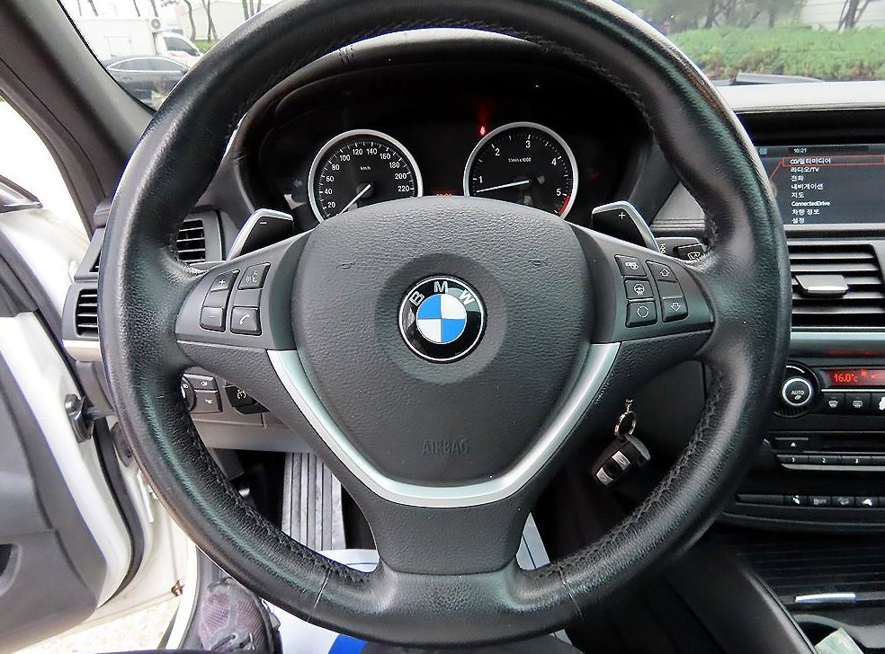 BMW X6 xDrive 40d 사진 8