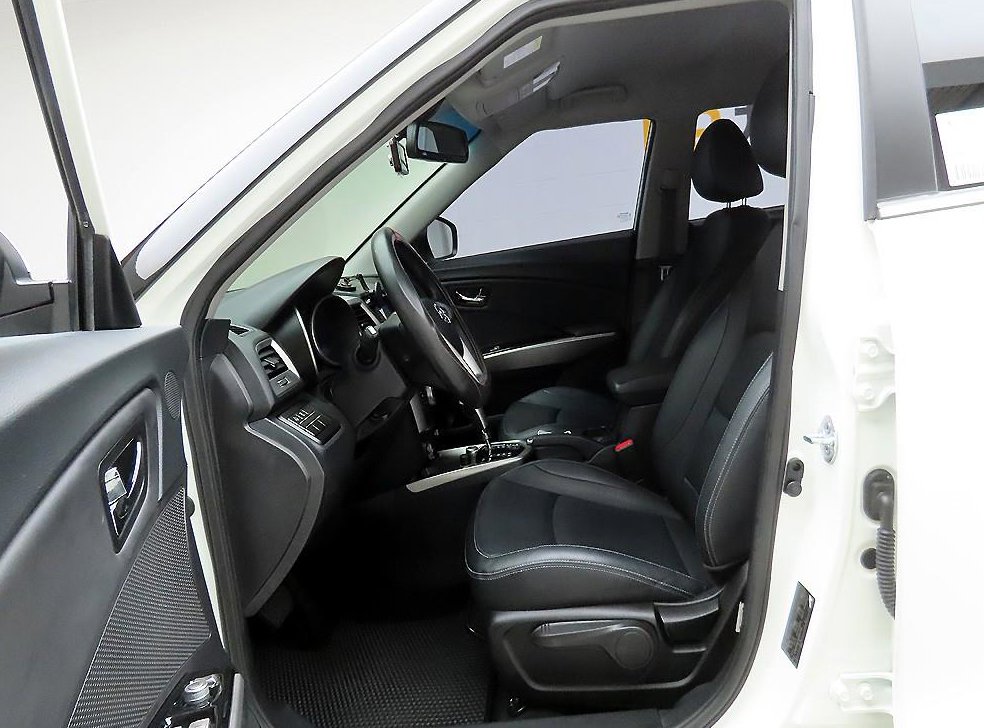 KG모빌리티(쌍용)  티볼리 디젤 2WD 1.6 LX 사진 13