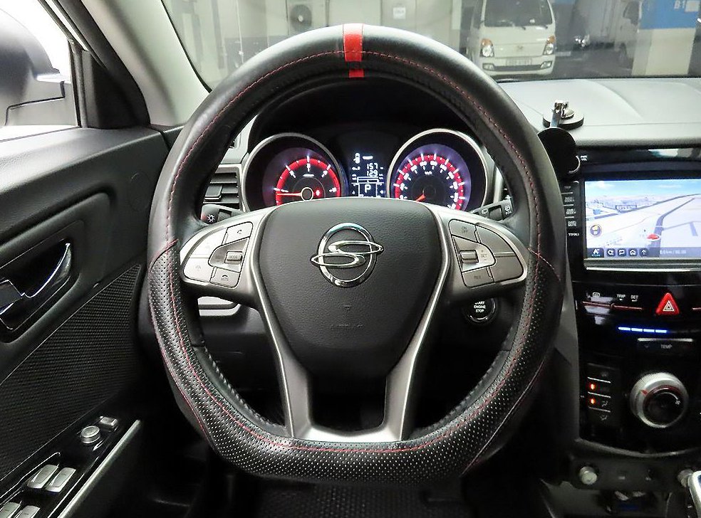 KG모빌리티(쌍용)  티볼리 디젤 2WD 1.6 LX 사진 7