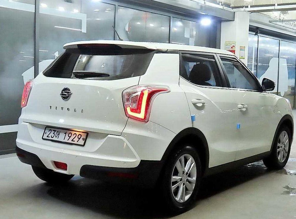 KG모빌리티(쌍용)  티볼리 가솔린 2WD 1.6 VX 사진 4