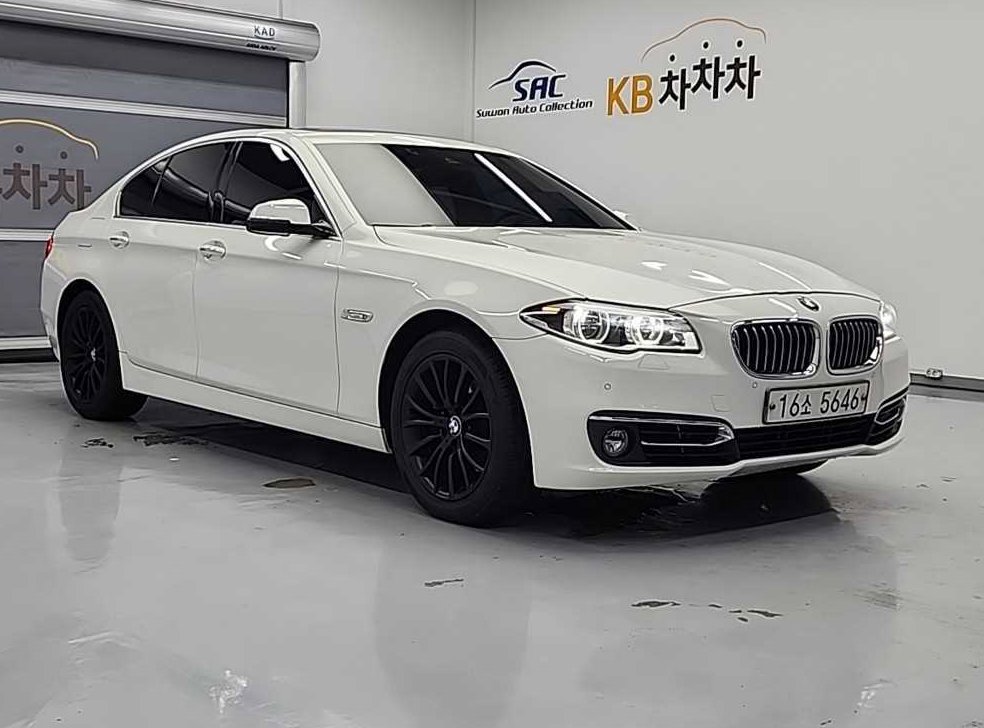 BMW 5시리즈 520d xDrive 럭셔리 사진 4