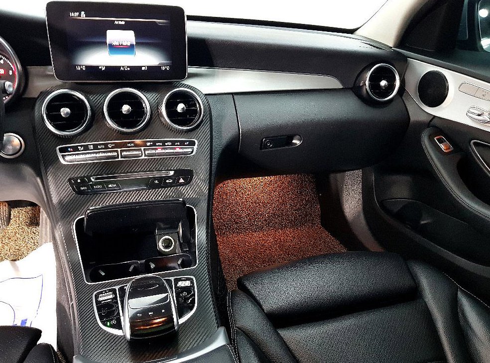벤츠 C 클래스 C220 d 아방가르드 사진 10