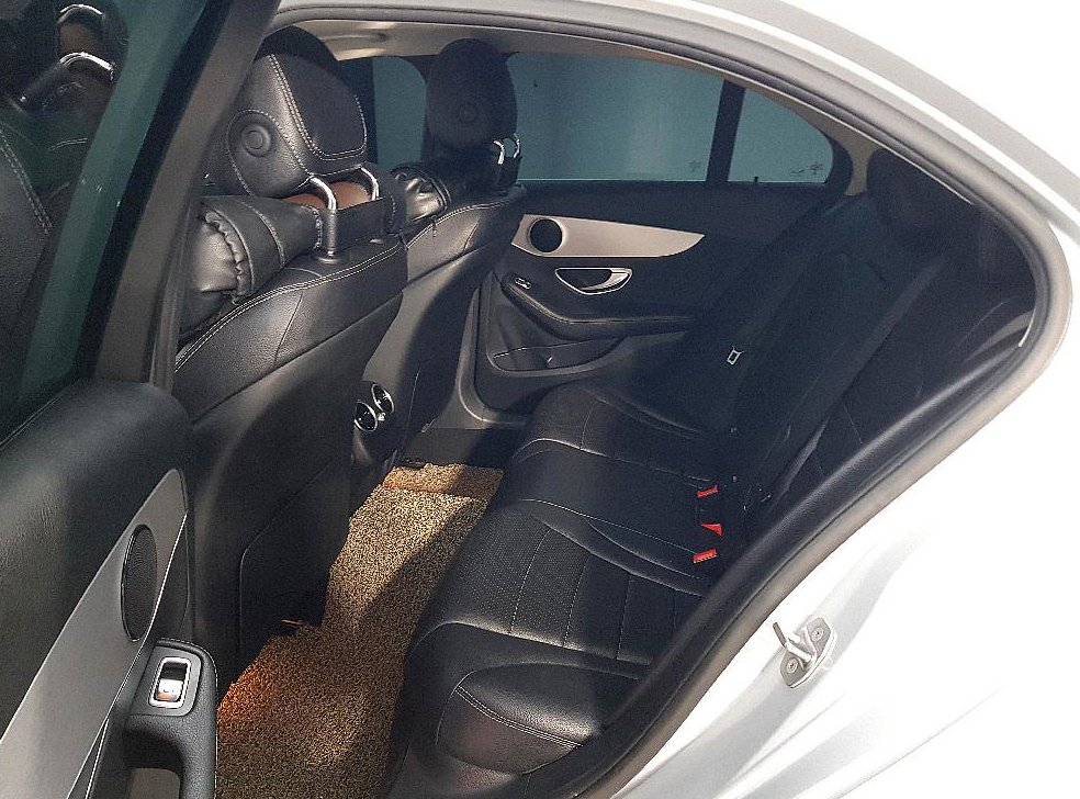 벤츠 C 클래스 C220 d 아방가르드 사진 9