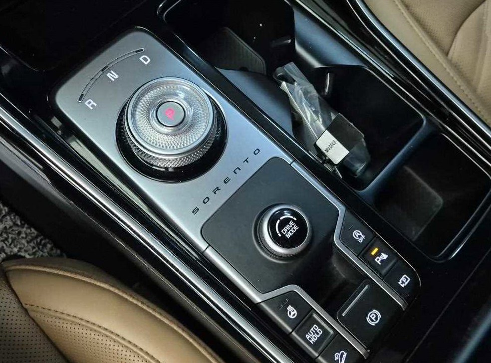 기아 쏘렌토 가솔린 2.5T 2WD 시그니처 사진 8