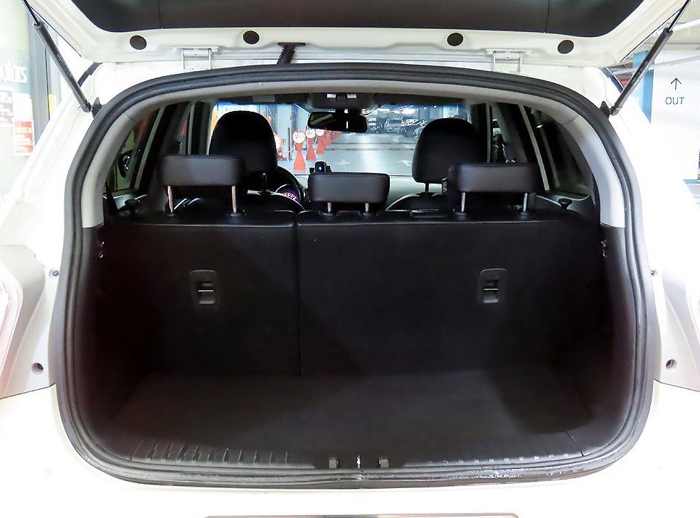 KG모빌리티(쌍용)  티볼리 가솔린 2WD 1.6 LX 사진 17