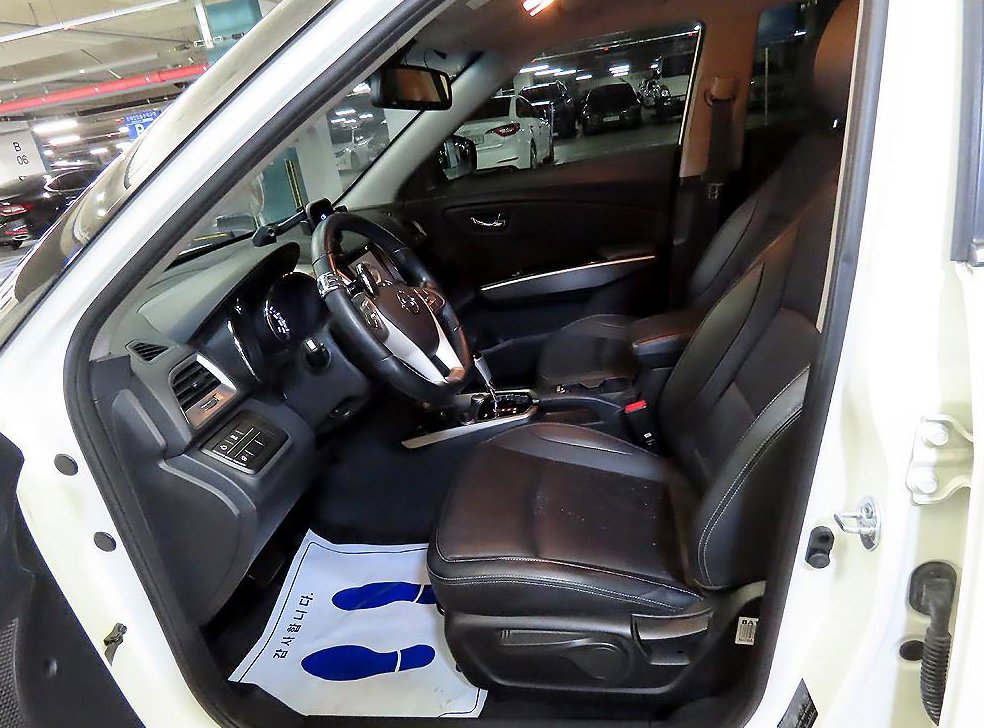 KG모빌리티(쌍용)  티볼리 가솔린 2WD 1.6 LX 사진 6