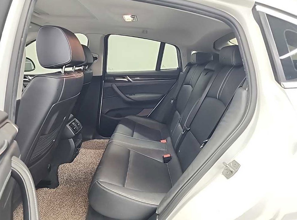 BMW X4  xDrive 20d 사진 12