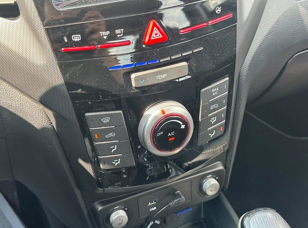 KG모빌리티(쌍용)  티볼리 가솔린 2WD 1.6 VX 사진 12
