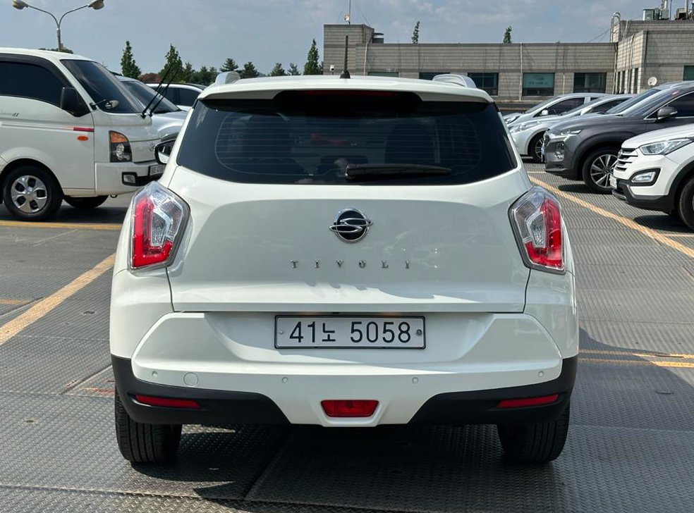 KG모빌리티(쌍용)  티볼리 가솔린 2WD 1.6 VX 사진 3