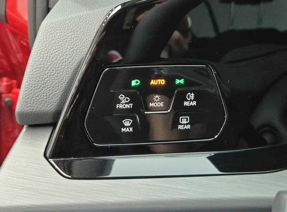 폭스바겐 골프 2.0 TDI 프레스티지 사진 18