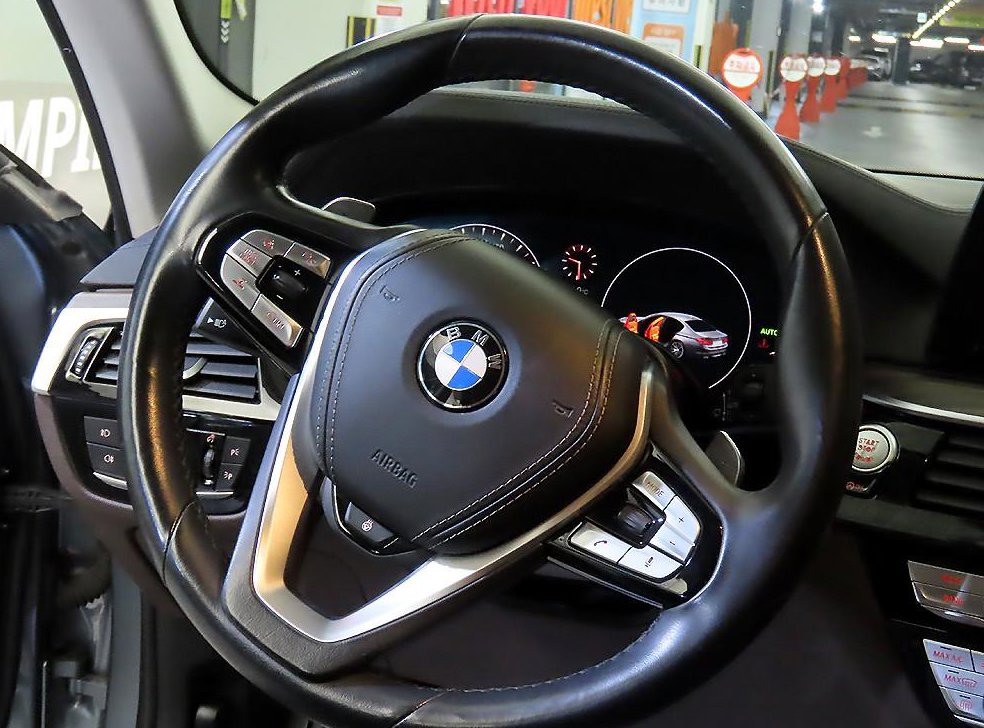 BMW 5시리즈 530i 럭셔리 플러스 사진 8