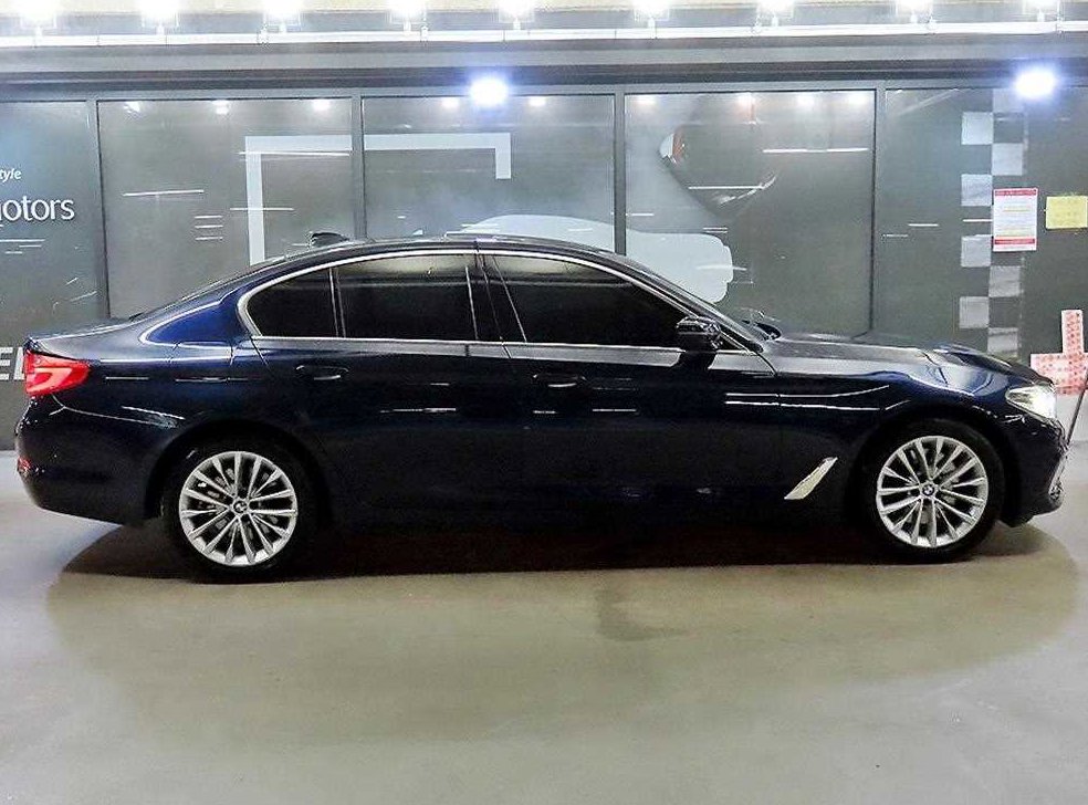 BMW 5시리즈 530i xDrive 럭셔리 플러스 사진 3