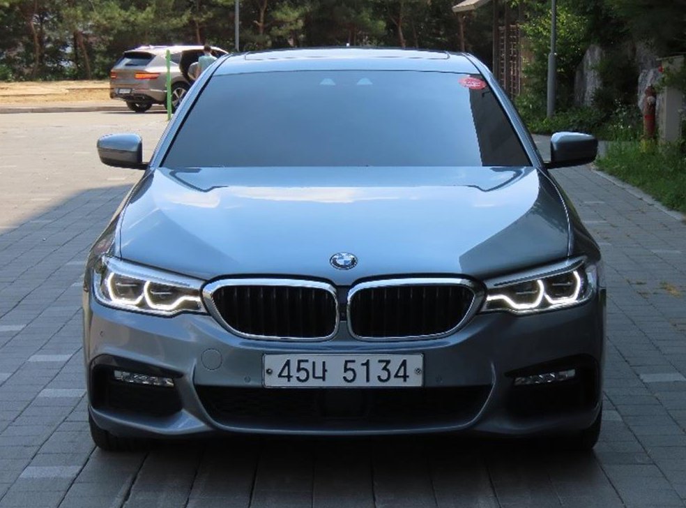 BMW 5시리즈 530i xDrive M 스포츠 플러스