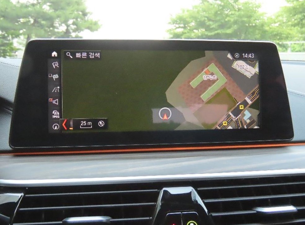 BMW 5시리즈 530i xDrive M 스포츠 플러스 사진 8