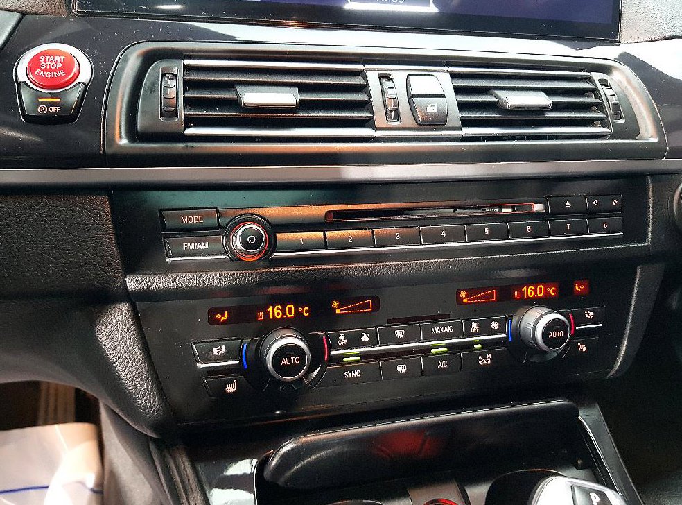 BMW 5시리즈 520d xDrive M 에어로다이나믹 프로 사진 11