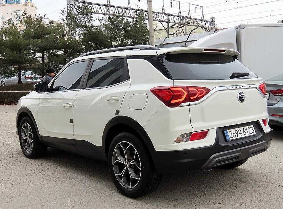 KG모빌리티(쌍용)  코란도 2WD 가솔린 1.5 C5 플러스 사진 3