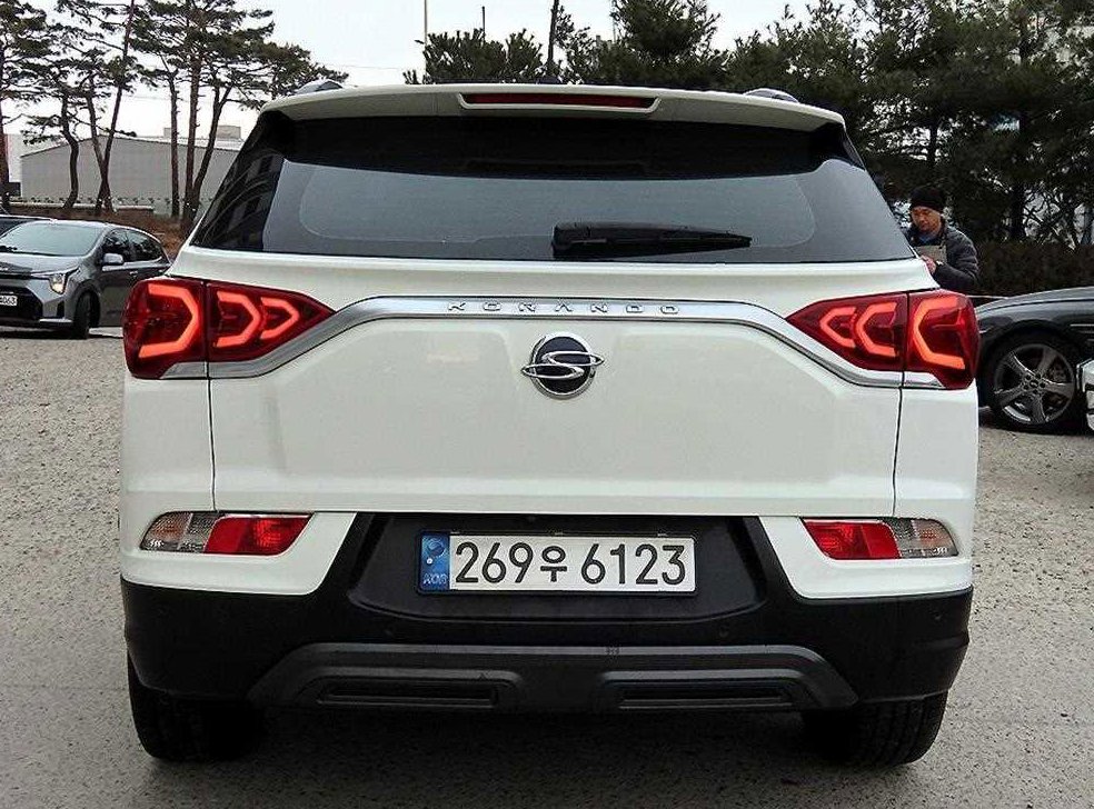 KG모빌리티(쌍용)  코란도 2WD 가솔린 1.5 C5 플러스 사진 4