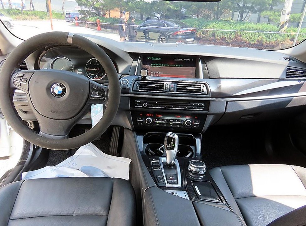 BMW 5시리즈 520d xDrive 사진 7