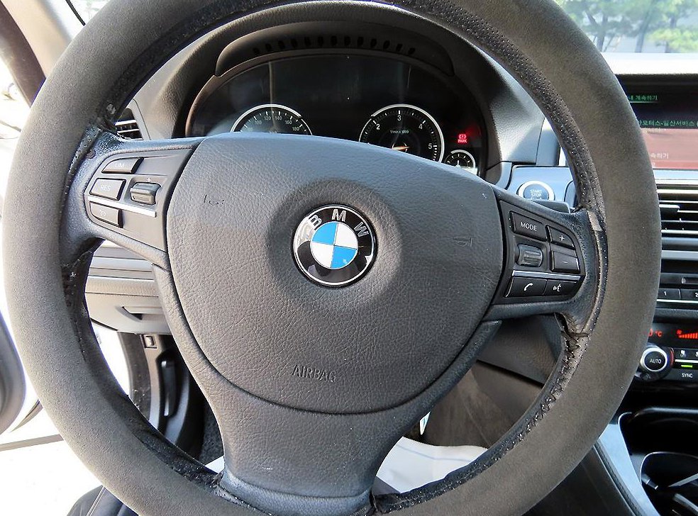 BMW 5시리즈 520d xDrive 사진 8