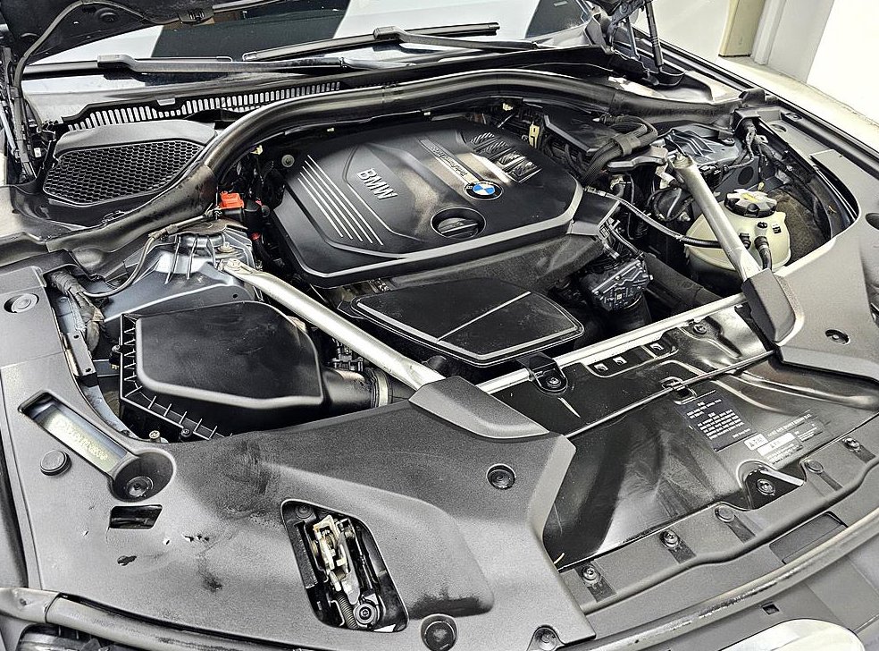 BMW 5시리즈 520d 럭셔리 스페셜 에디션 사진 6