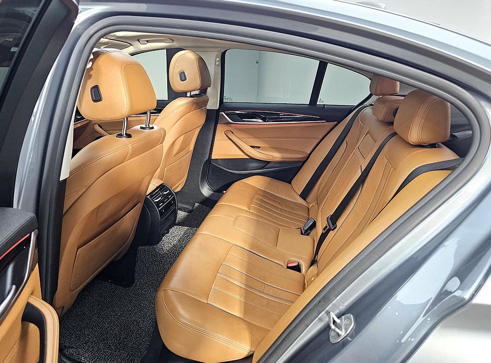 BMW 5시리즈 520d 럭셔리 스페셜 에디션 사진 9