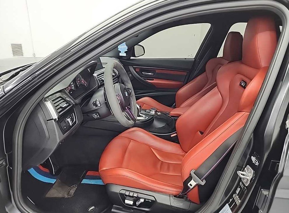 BMW 3시리즈 M3 세단 컴패티션 사진 11