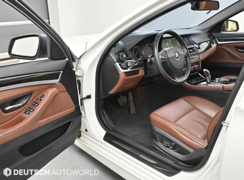 BMW 5시리즈 520d 사진 11