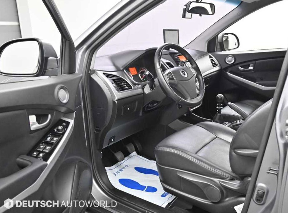 KG모빌리티(쌍용)  코란도 2WD 2.0 CVS 사진 11