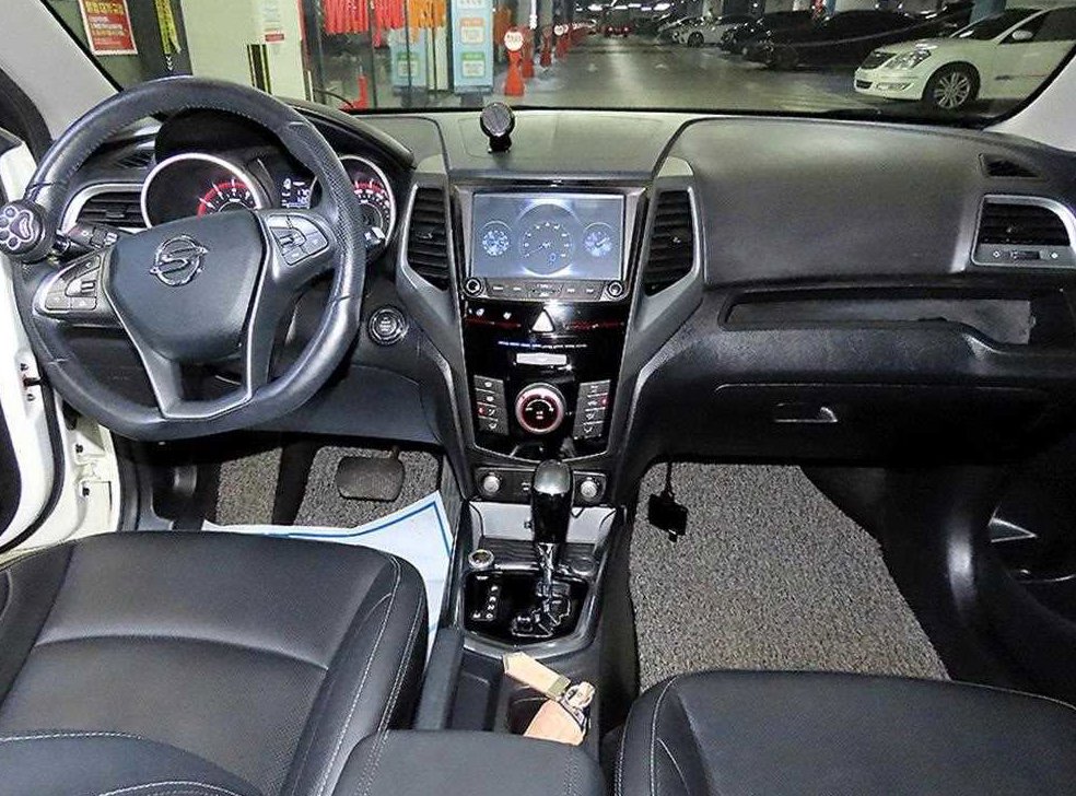 KG모빌리티(쌍용)  티볼리 2WD 가솔린 VX 사진 10