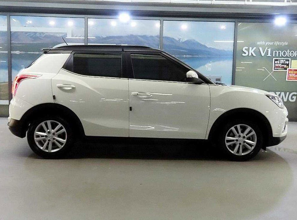 KG모빌리티(쌍용)  티볼리 2WD 가솔린 VX 사진 3