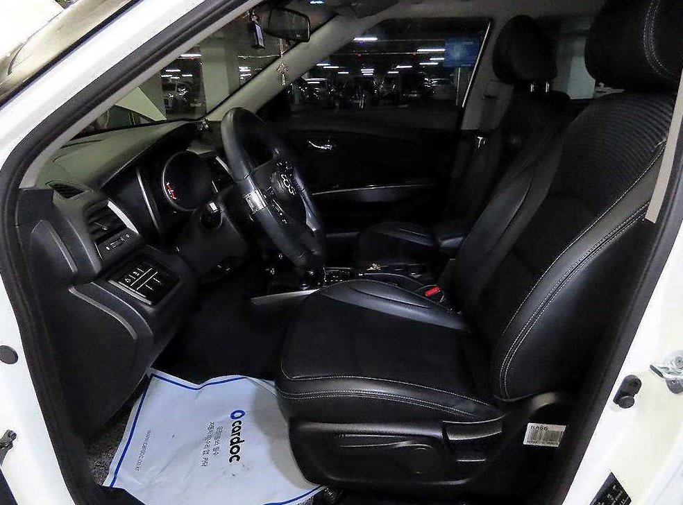 KG모빌리티(쌍용)  티볼리 2WD 가솔린 VX 사진 6