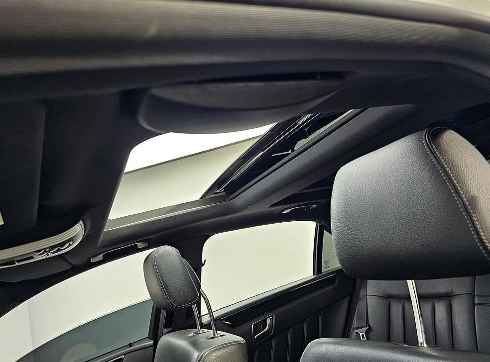 벤츠 E 클래스 E250 블루텍 4MATIC 아방가르드 사진 12