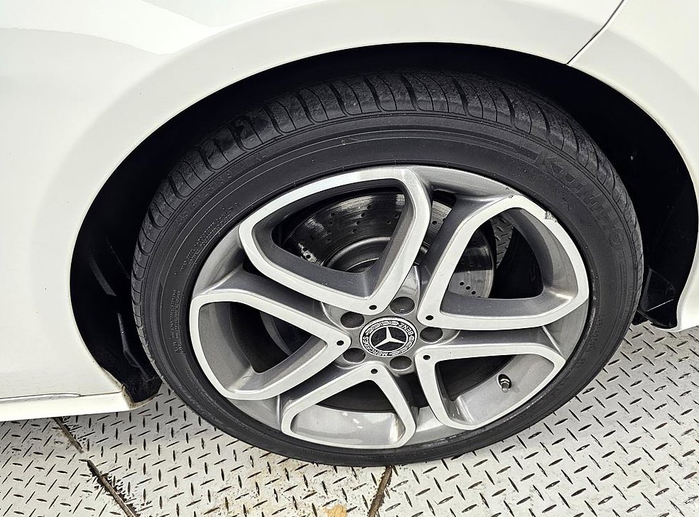 벤츠 E 클래스 E250 블루텍 4MATIC 아방가르드 사진 20