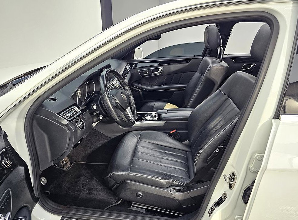 벤츠 E 클래스 E250 블루텍 4MATIC 아방가르드 사진 8