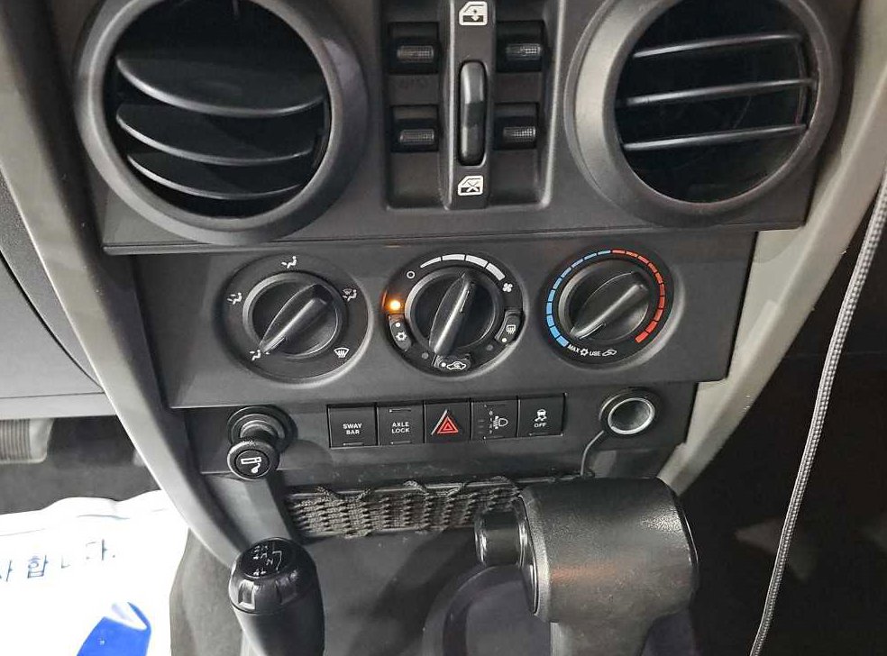 지프 랭글러 2.8 루비콘 4DR 사진 10
