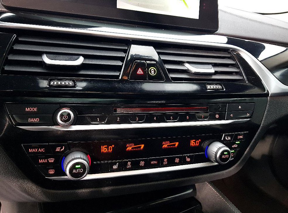 BMW 5시리즈 520d 럭셔리 스페셜 에디션 사진 11