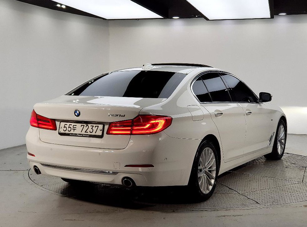 BMW 5시리즈 520d 럭셔리 스페셜 에디션 사진 4